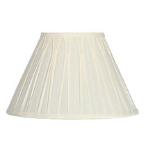 Twisted pleat store lamp shade